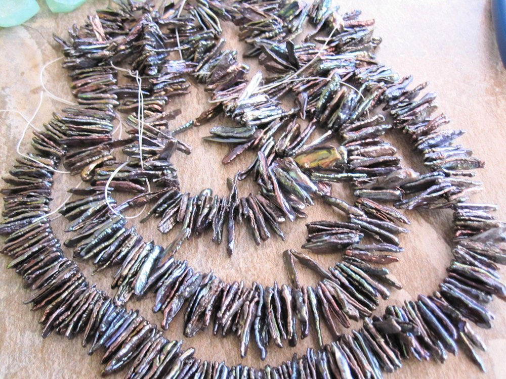 Biwa Pearl Beads